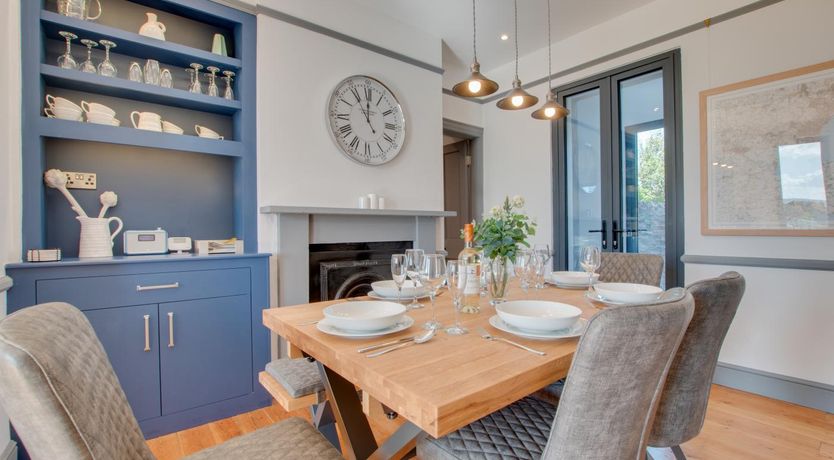 Photo of 3 Bed in Torquay