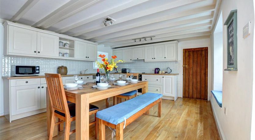Photo of 4 Bed in Lostwithiel