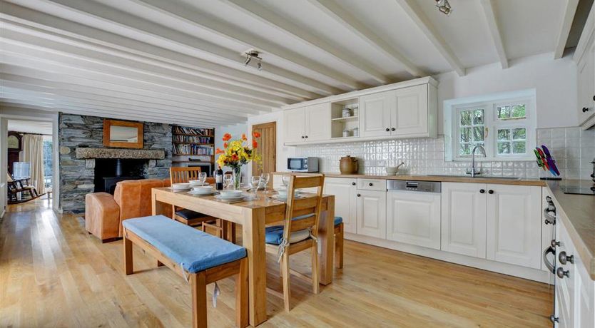 Photo of 4 Bed in Lostwithiel