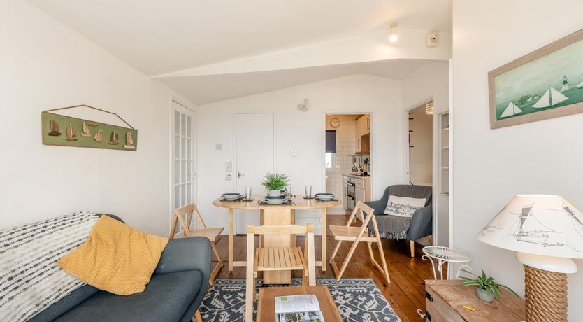 Photo of 2 Bed in Stoke Fleming