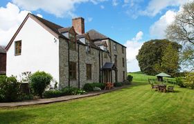 Photo of 5-bed-in-denbigh