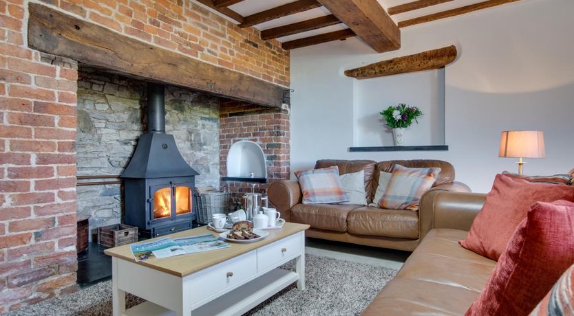 Photo of 5 Bed in Denbigh