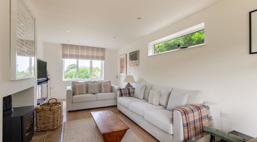 Photo of 6 Bed in Salthouse