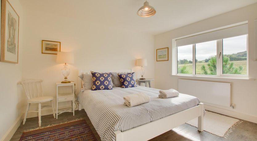 Photo of 6 Bed in Salthouse