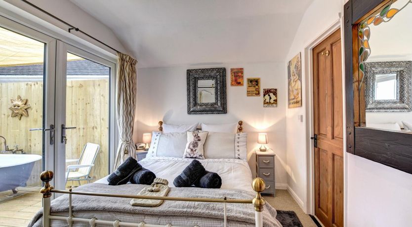 Photo of 1 Bed in Totnes