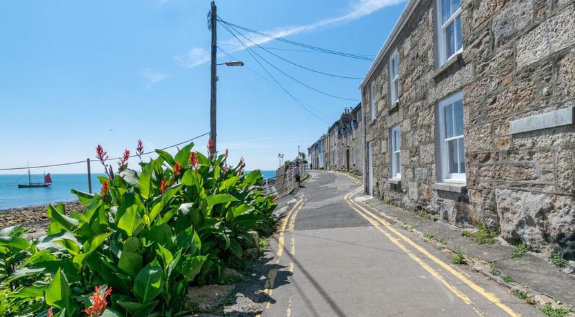 Photo of 5 Bed in Mousehole