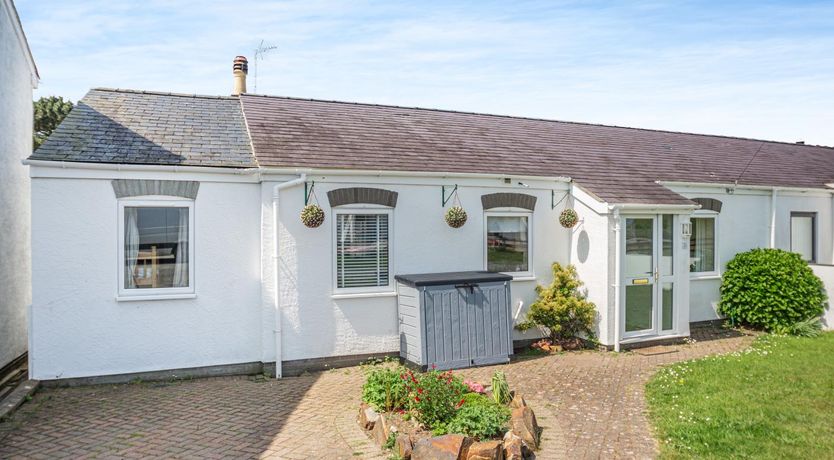 Photo of 4 Bed in Morfa Nefyn