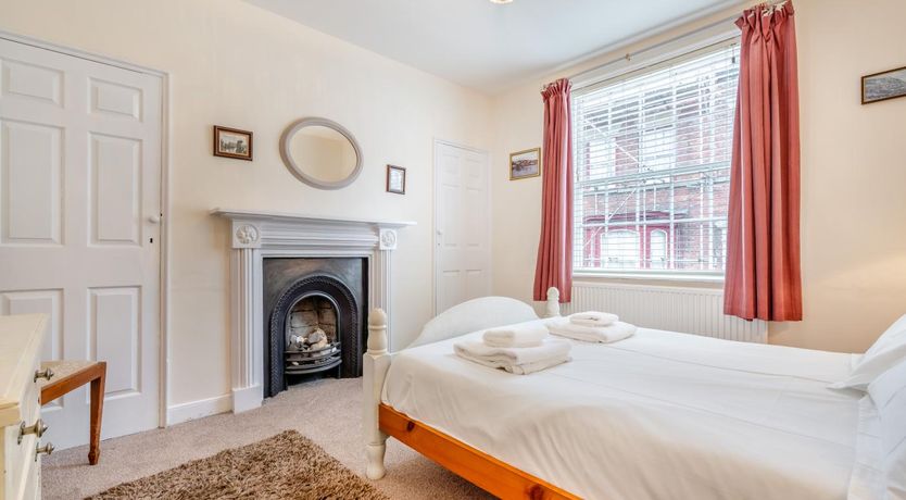 Photo of 2 Bed in Whitby