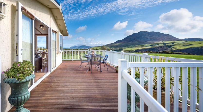 Photo of 3 Bed in Dinas