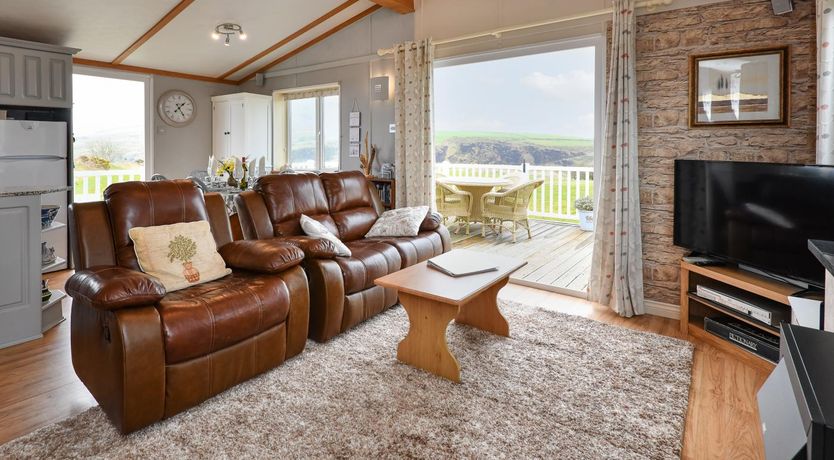 Photo of 3 Bed in Dinas