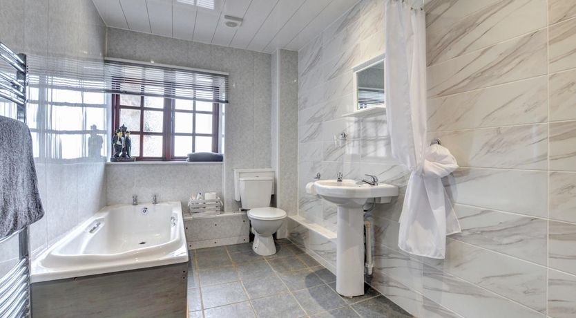 Photo of 2 Bed in Y Felinheli