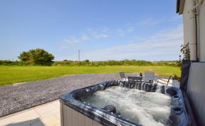 Photo of 4 Bed in Cemaes Bay