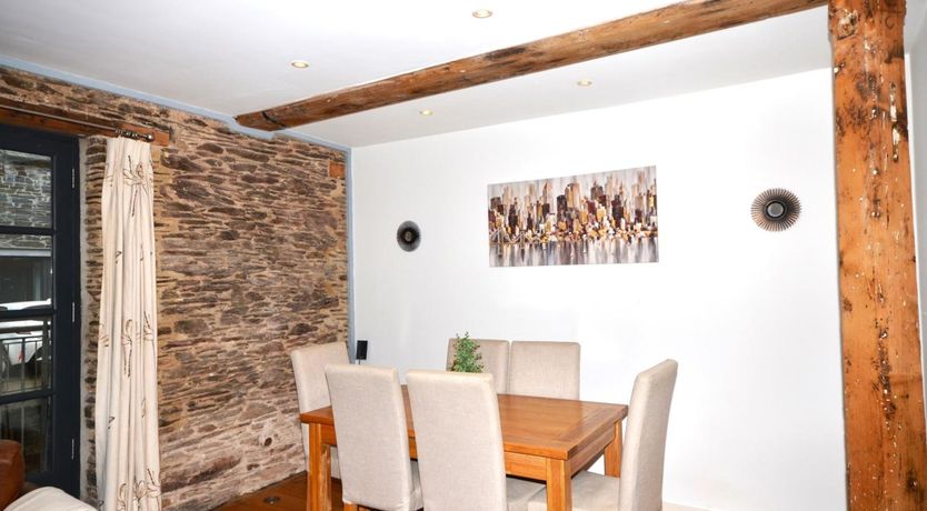 Photo of 2 Bed in Dartmouth
