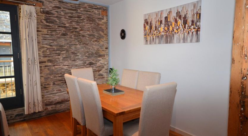 Photo of 2 Bed in Dartmouth