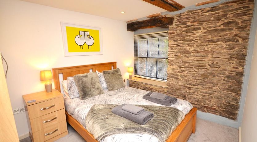 Photo of 2 Bed in Dartmouth