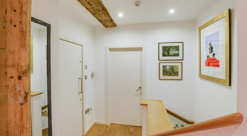 Photo of 2 Bed in Dartmouth