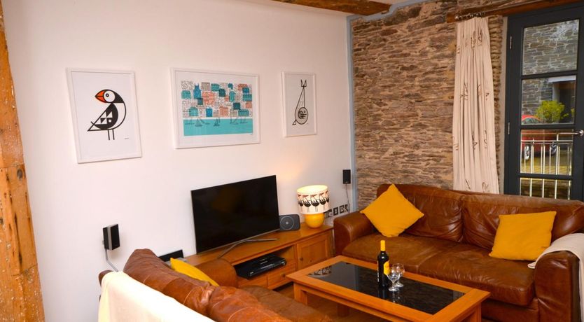 Photo of 2 Bed in Dartmouth