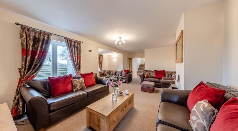 Photo of 7 Bed in Caerwys