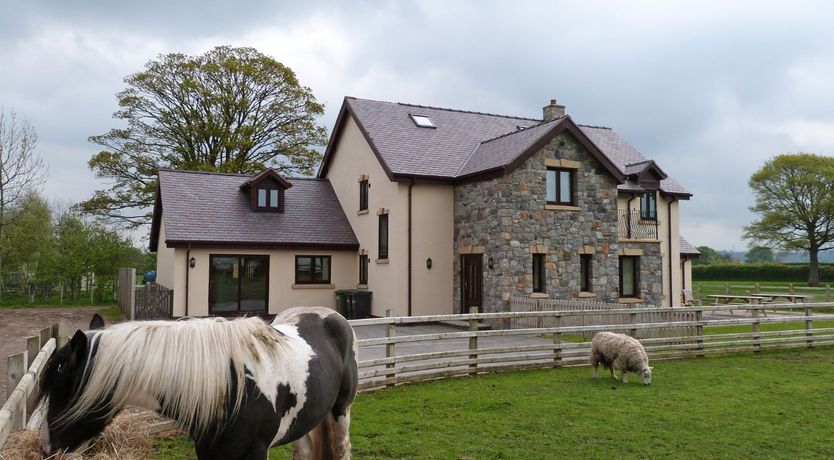 Photo of 7 Bed in Caerwys