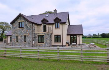 7 Bed in Caerwys Holiday Home