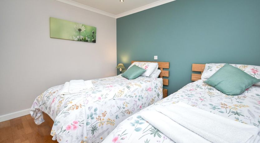 Photo of 2 Bed in Newport