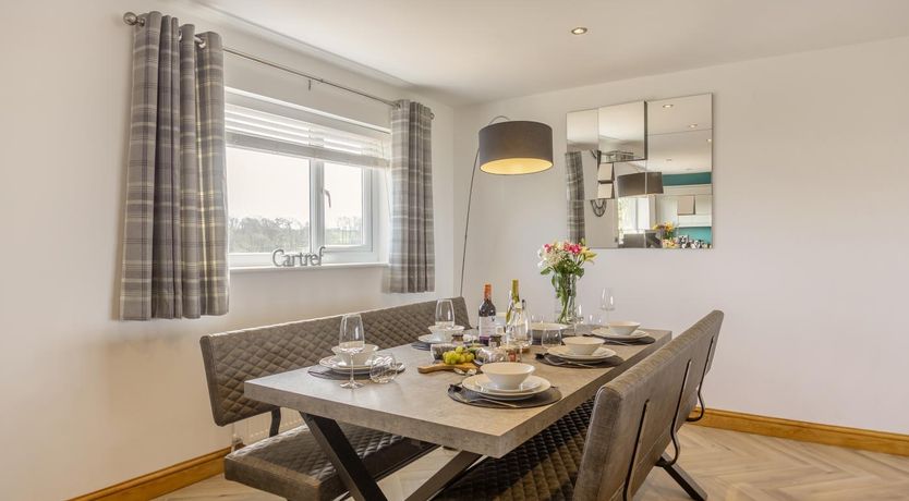 Photo of 3 Bed in Tudweiliog