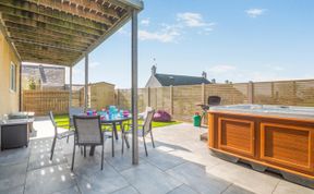 Photo of 3 Bed in Tudweiliog