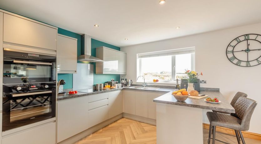 Photo of 3 Bed in Tudweiliog