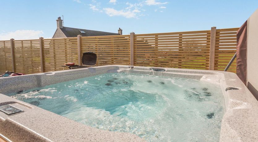 Photo of 3 Bed in Tudweiliog