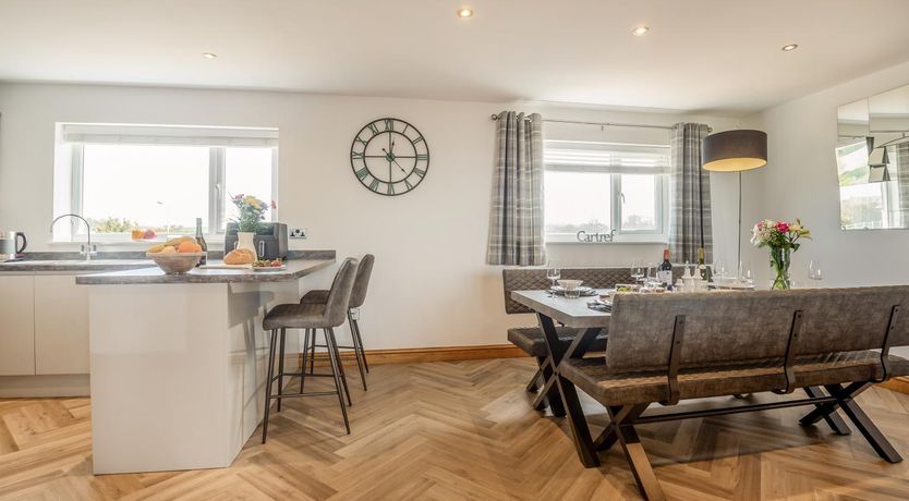 Photo of 3 Bed in Tudweiliog