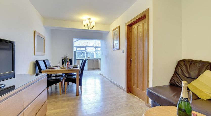 Photo of 2 Bed in Cardiff