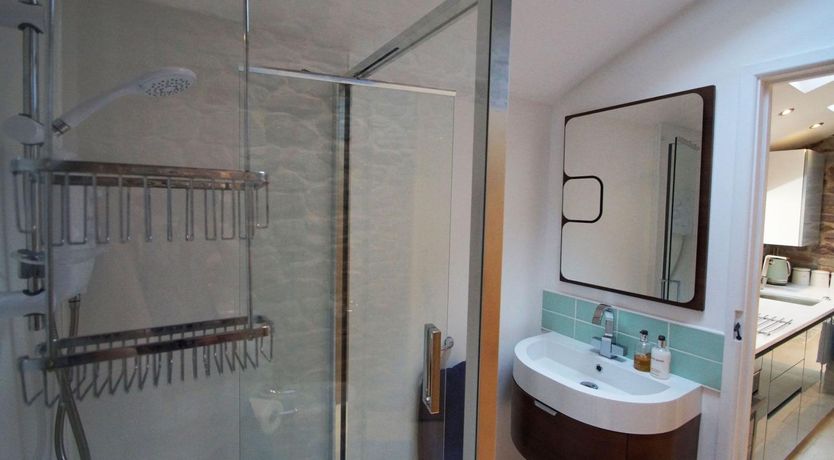 Photo of 2 Bed in Llangadog