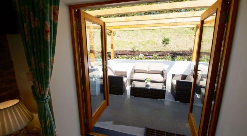 Photo of 2 Bed in Llangadog