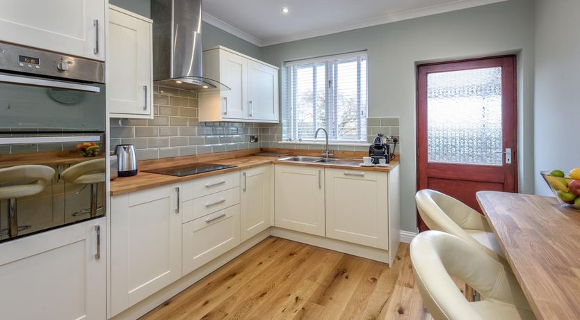 Photo of 3 Bed in Tudweiliog