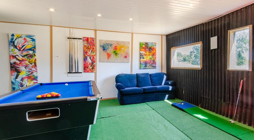 Photo of 5 Bed in Briston