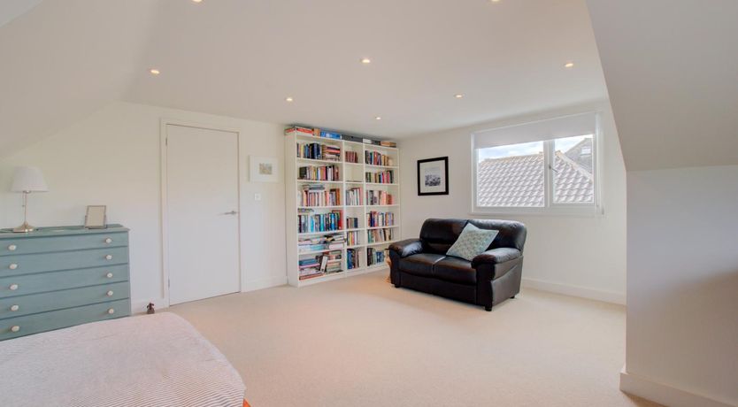 Photo of 3 Bed in Porthcawl