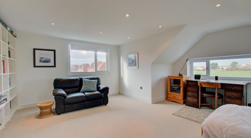 Photo of 3 Bed in Porthcawl