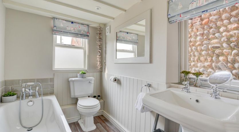 Photo of 2 Bed in Knapton