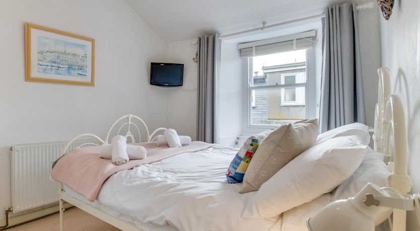 Photo of 2 Bed in St Ives