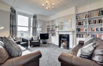 4 Bed in Ilfracombe Holiday Home