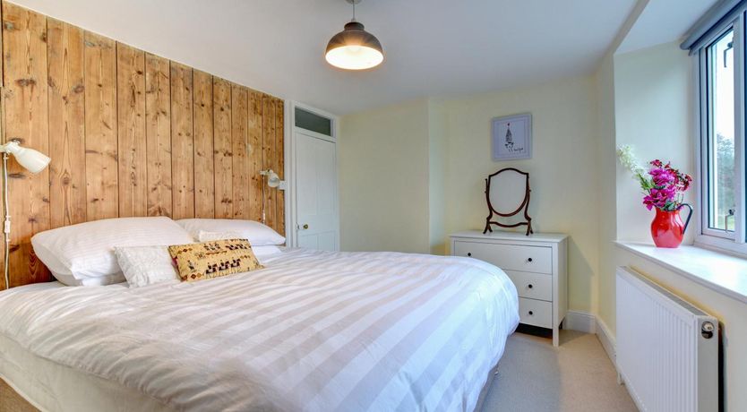 Photo of 3 Bed in Bridport