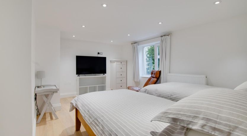 Photo of 5 Bed in Southwold