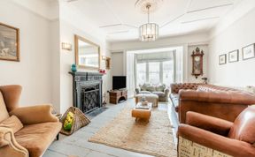 Photo of 5 Bed in St. Leonards-on-Sea