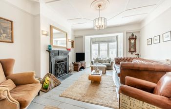 5 Bed in St. Leonards-on-Sea Holiday Home