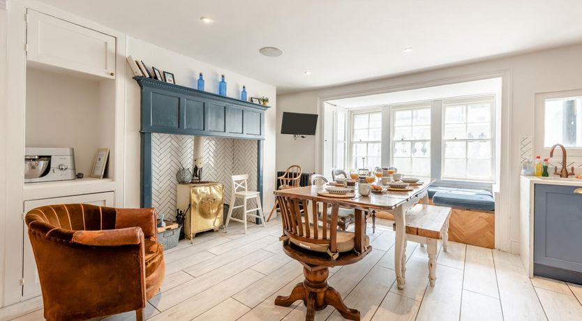 Photo of 5 Bed in St. Leonards-on-Sea