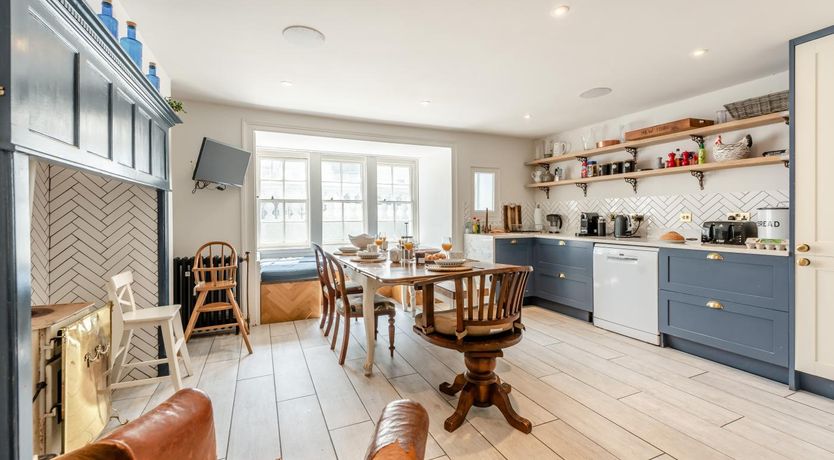 Photo of 5 Bed in St. Leonards-on-Sea