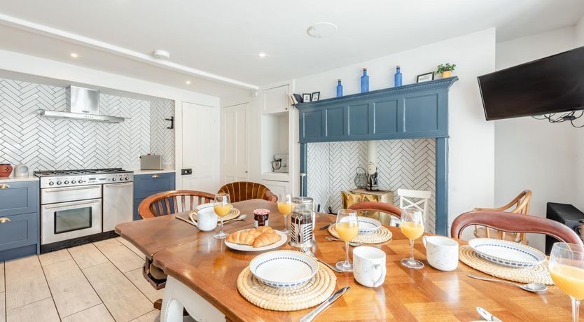 Photo of 5 Bed in St. Leonards-on-Sea