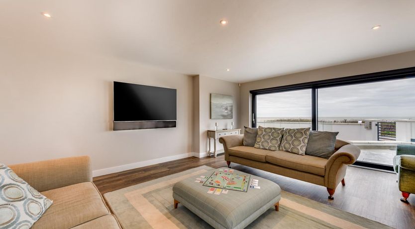 Photo of 5 Bed in Walmer