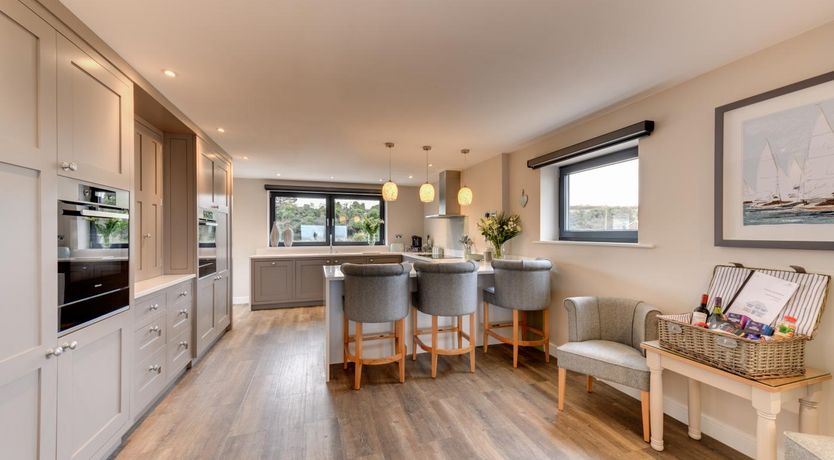 Photo of 5 Bed in Walmer