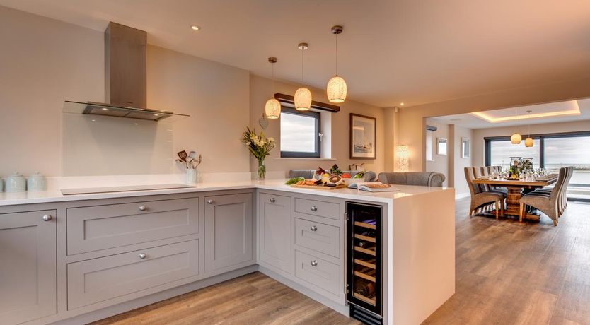 Photo of 5 Bed in Walmer